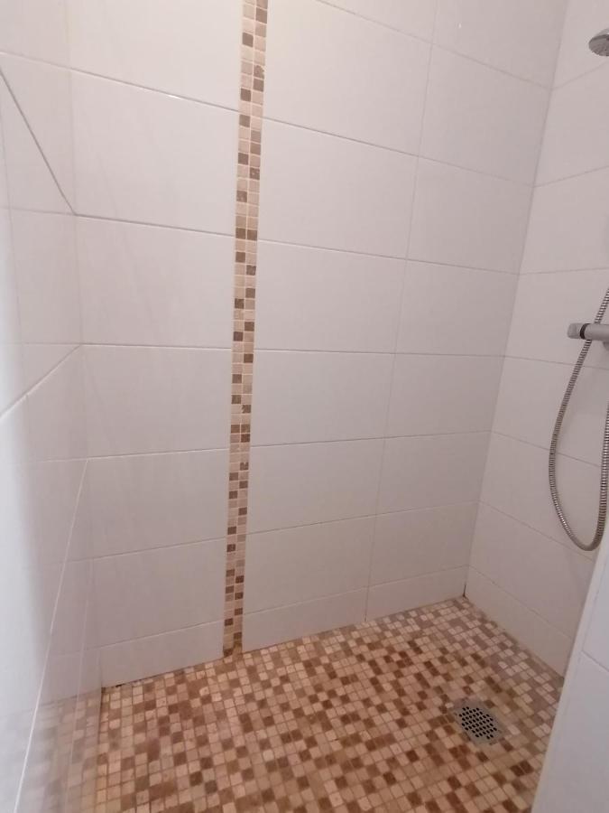 Chez Titi Apartamento Mornas Exterior foto